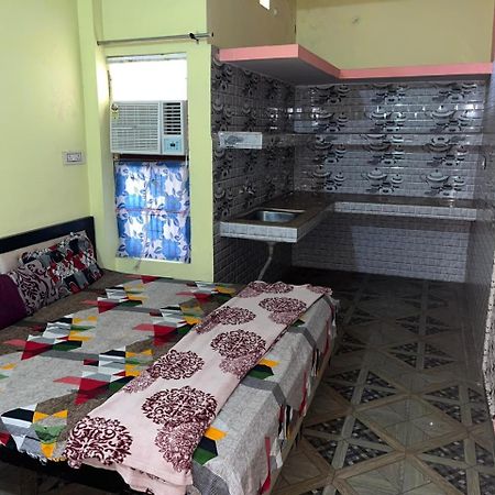 Balaji Homestay Mathura In Vrindavan Ngoại thất bức ảnh