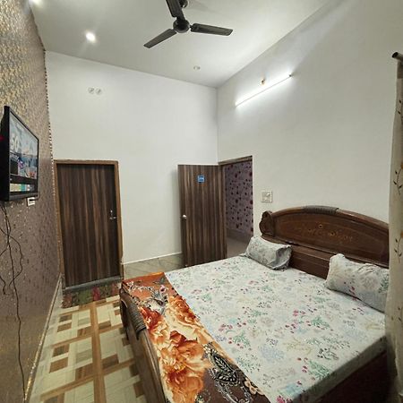 Balaji Homestay Mathura In Vrindavan Ngoại thất bức ảnh