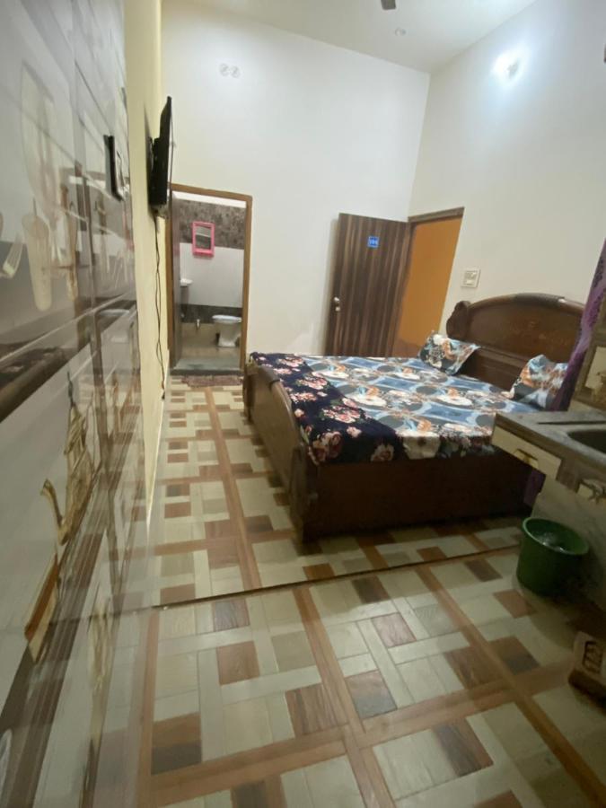 Balaji Homestay Mathura In Vrindavan Ngoại thất bức ảnh