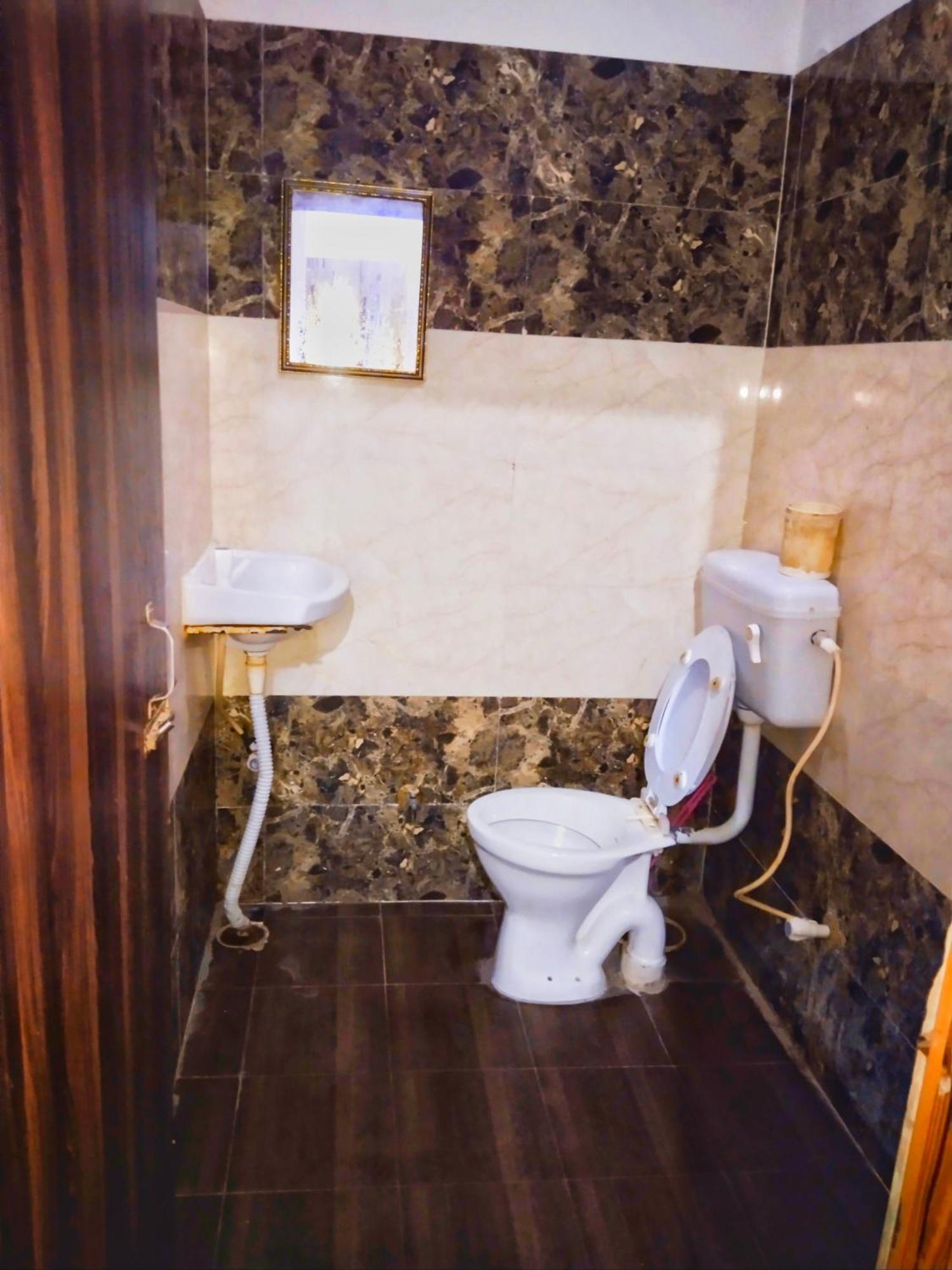 Balaji Homestay Mathura In Vrindavan Ngoại thất bức ảnh