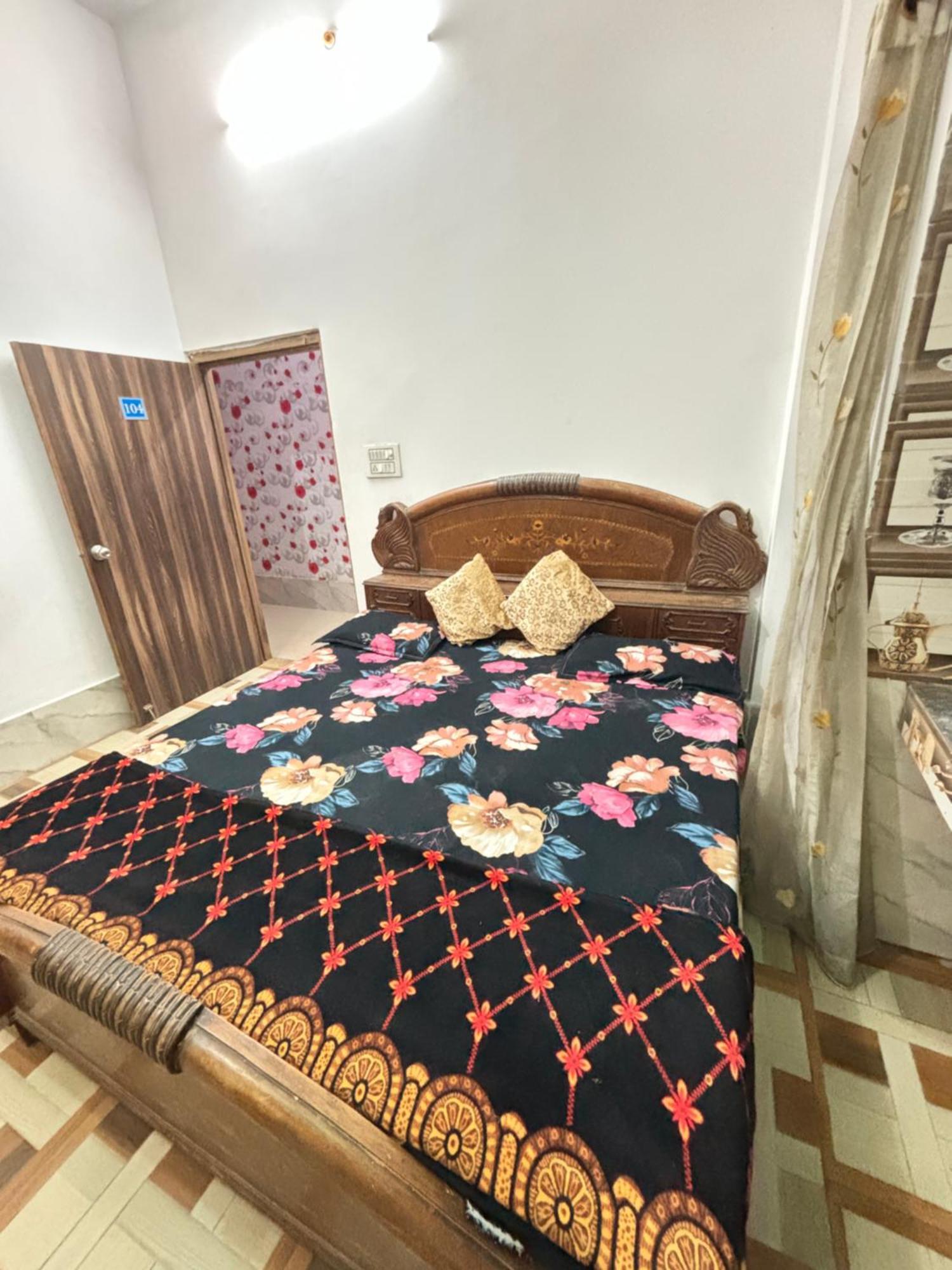 Balaji Homestay Mathura In Vrindavan Ngoại thất bức ảnh